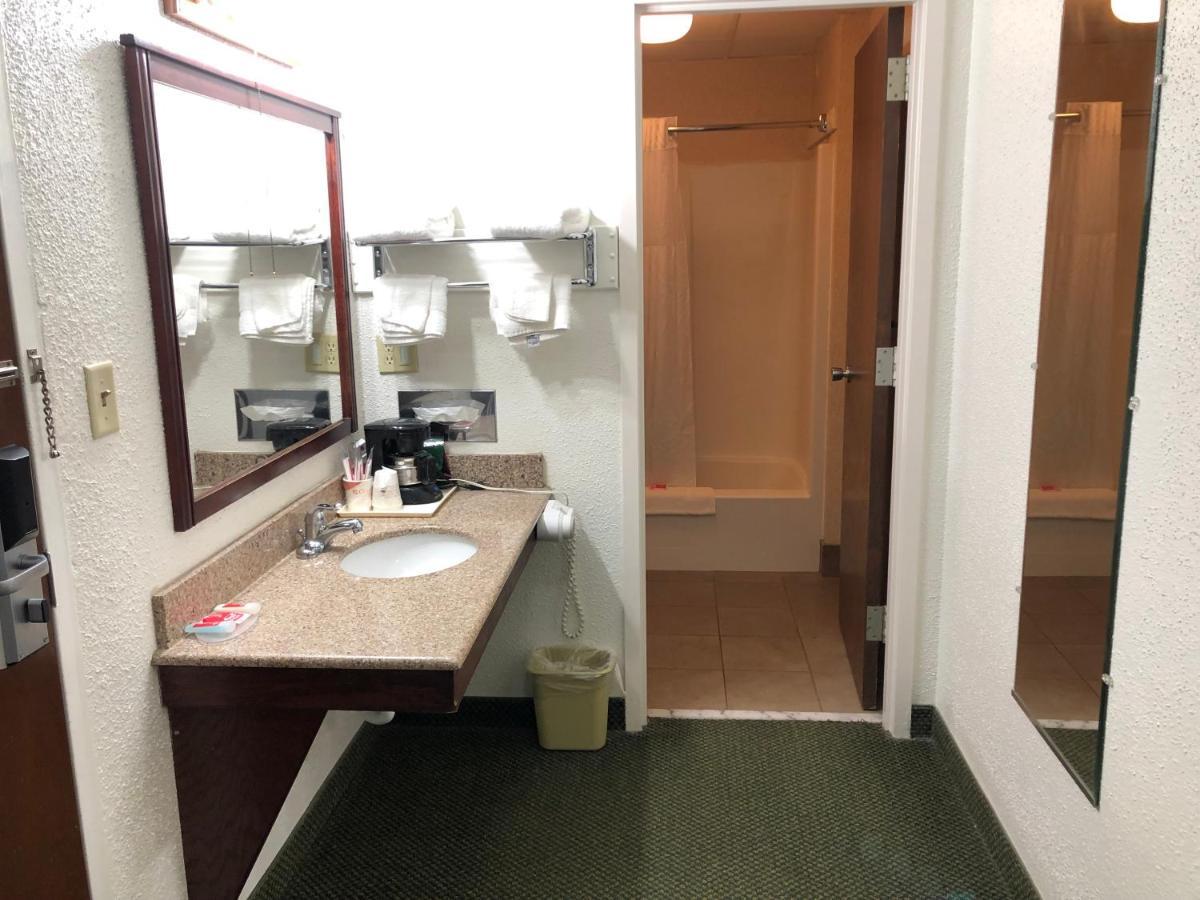 Econo Lodge Wisconsin Rapids Zewnętrze zdjęcie