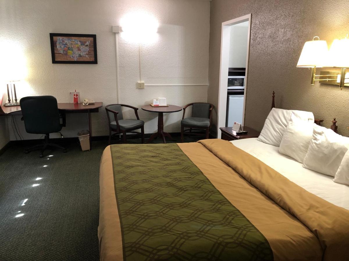 Econo Lodge Wisconsin Rapids Zewnętrze zdjęcie