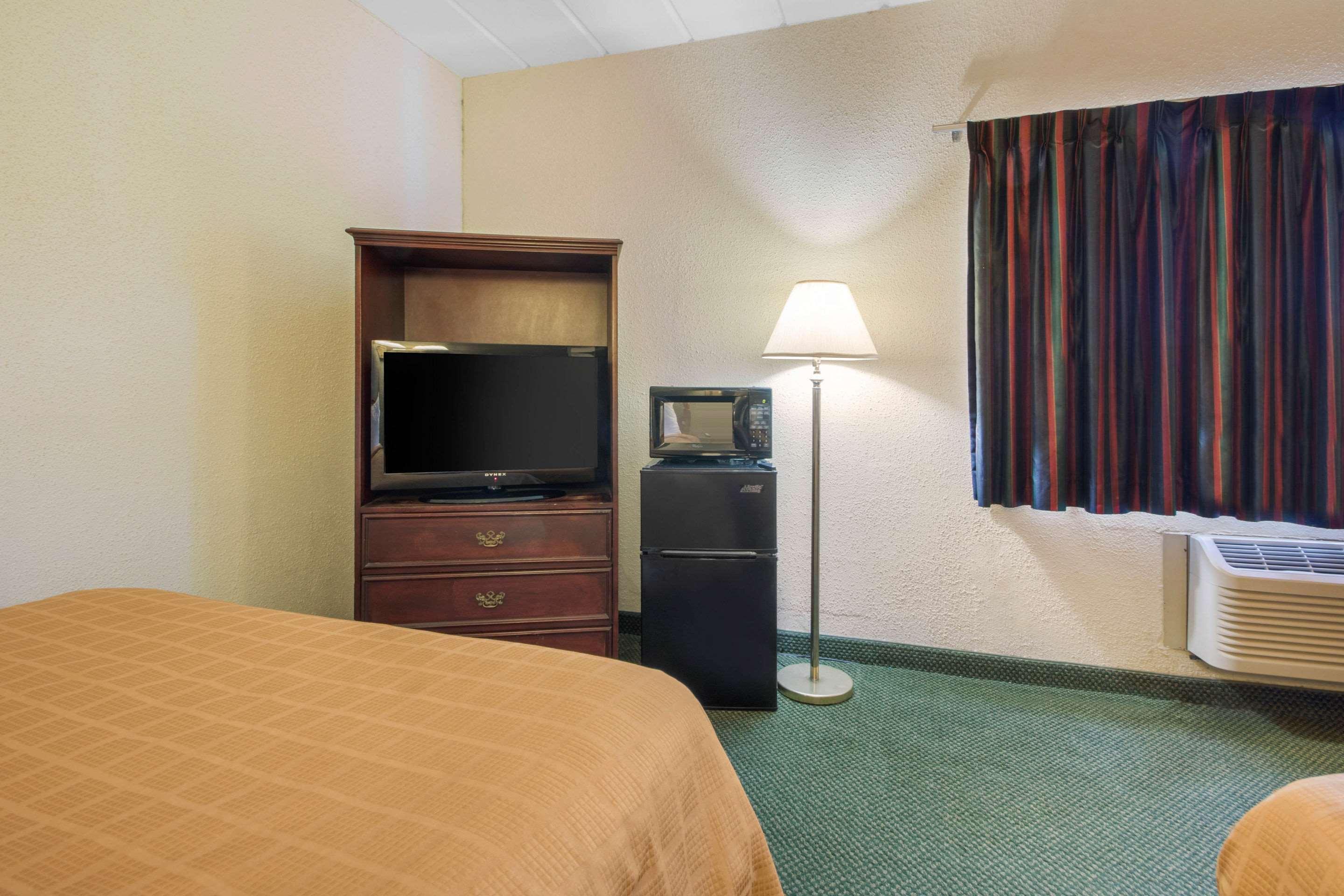 Econo Lodge Wisconsin Rapids Zewnętrze zdjęcie