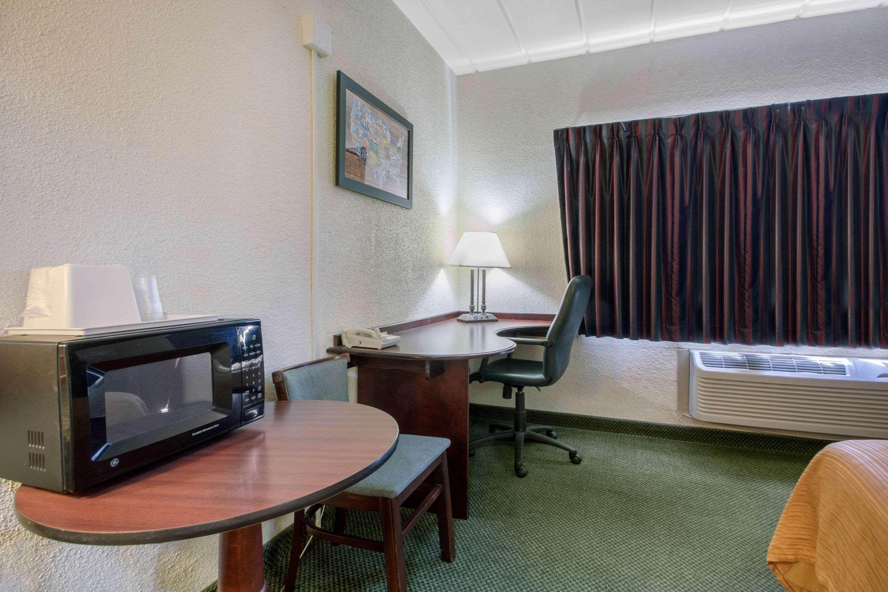 Econo Lodge Wisconsin Rapids Zewnętrze zdjęcie