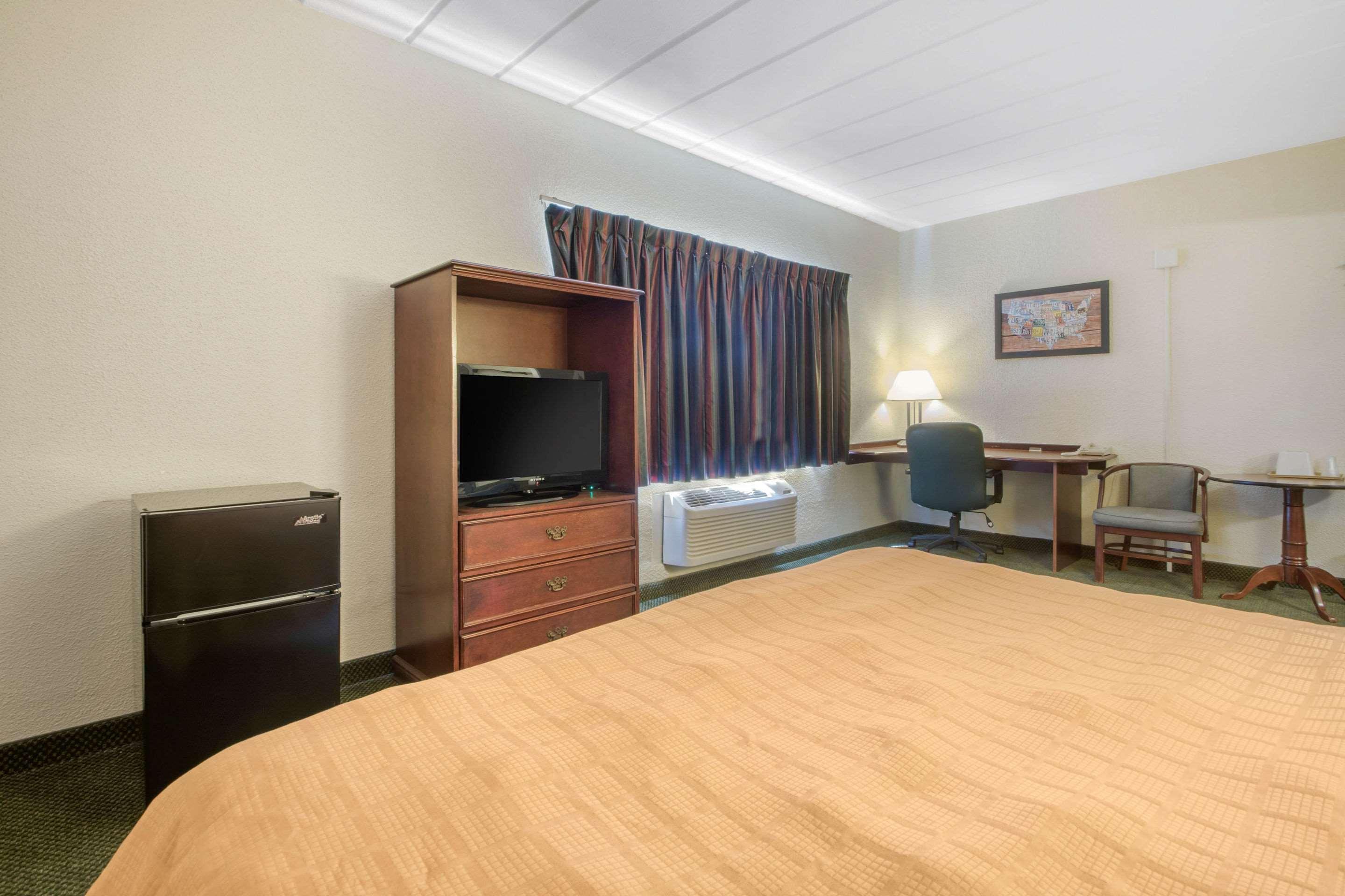Econo Lodge Wisconsin Rapids Zewnętrze zdjęcie