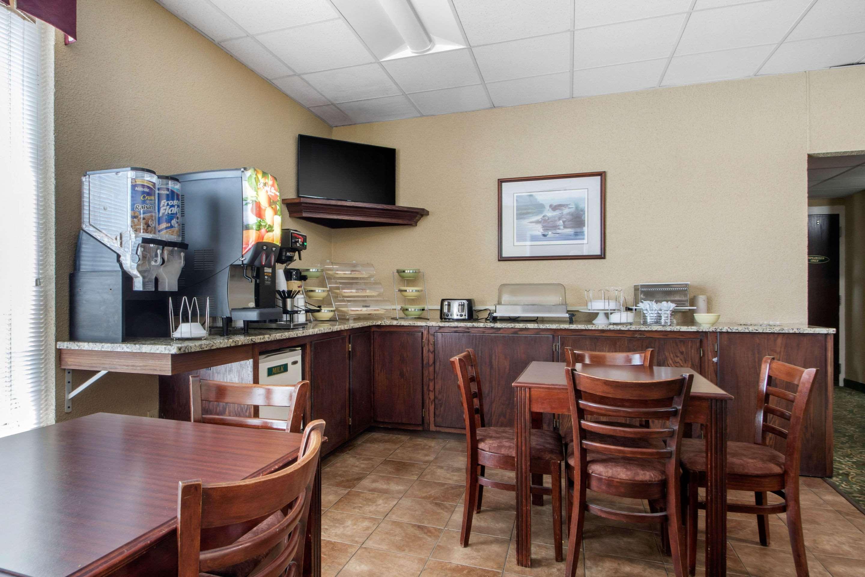 Econo Lodge Wisconsin Rapids Zewnętrze zdjęcie