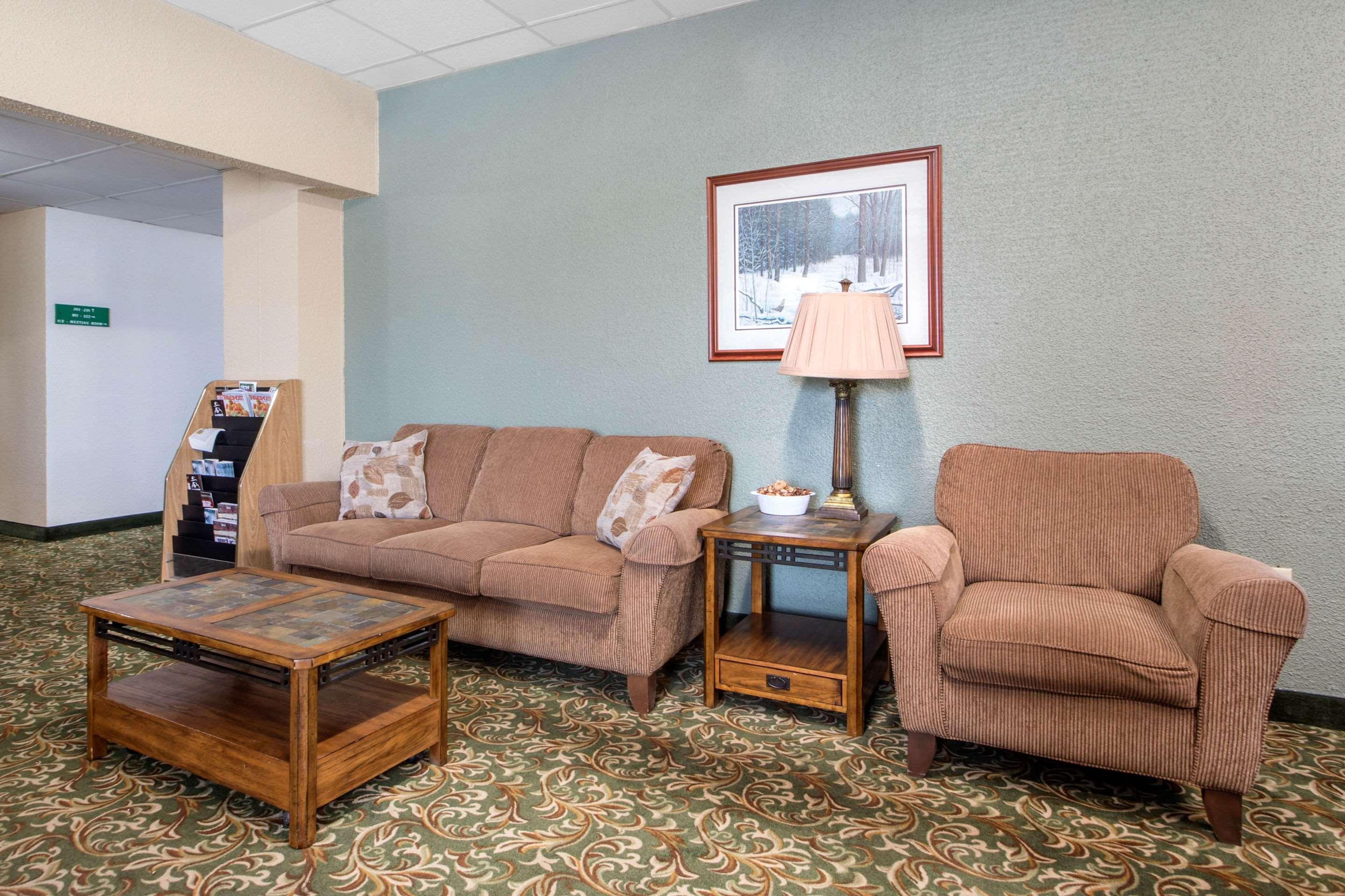 Econo Lodge Wisconsin Rapids Zewnętrze zdjęcie