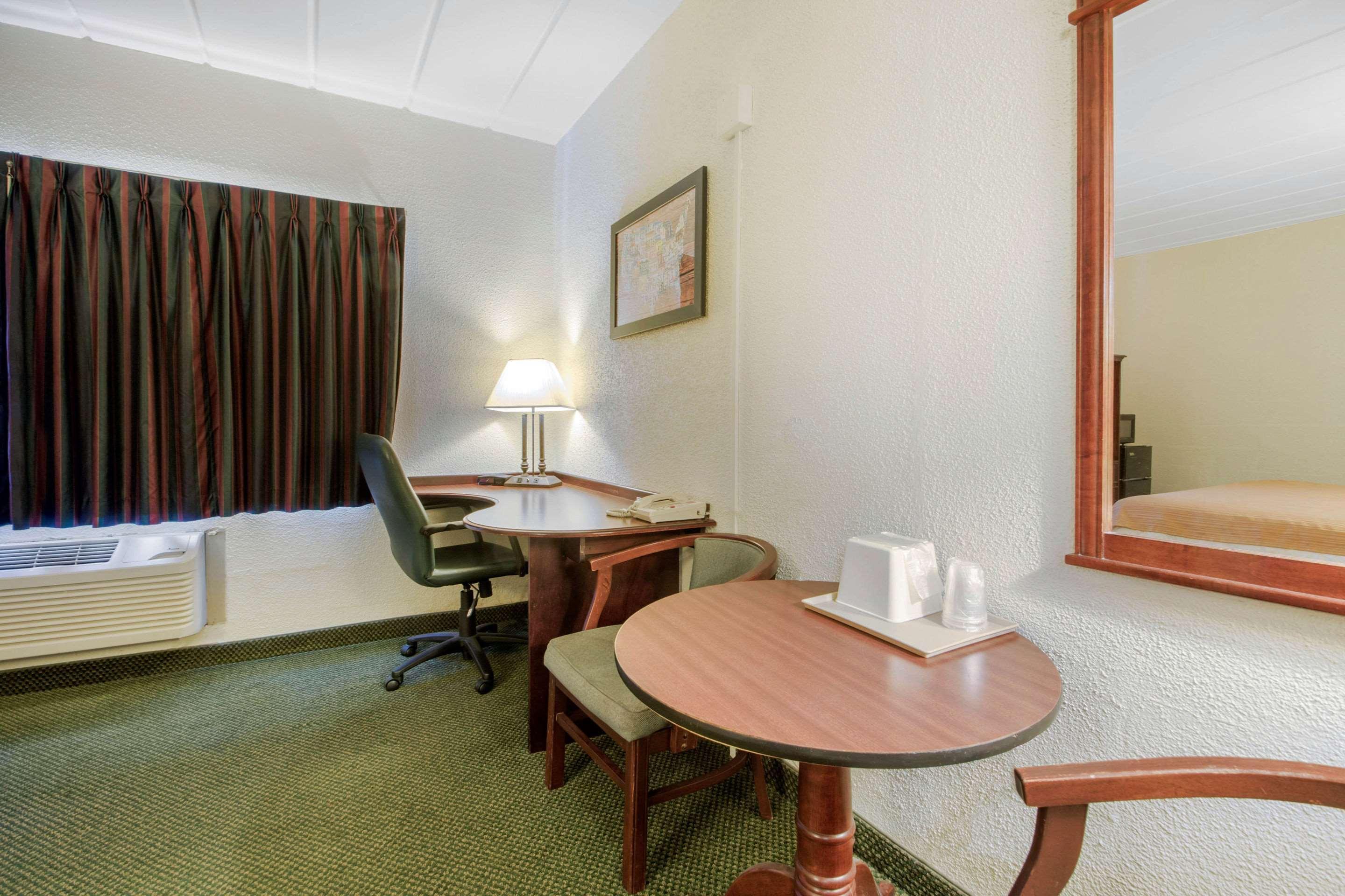 Econo Lodge Wisconsin Rapids Zewnętrze zdjęcie