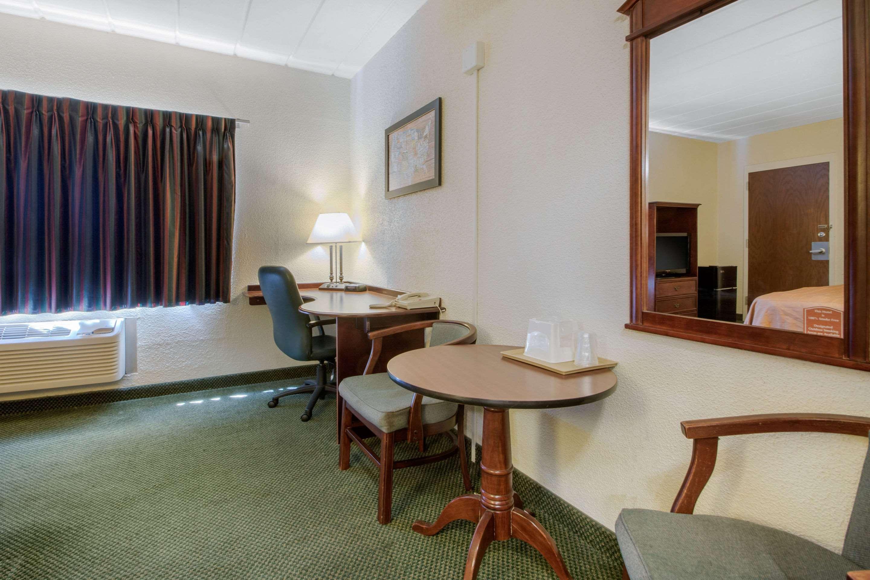 Econo Lodge Wisconsin Rapids Zewnętrze zdjęcie