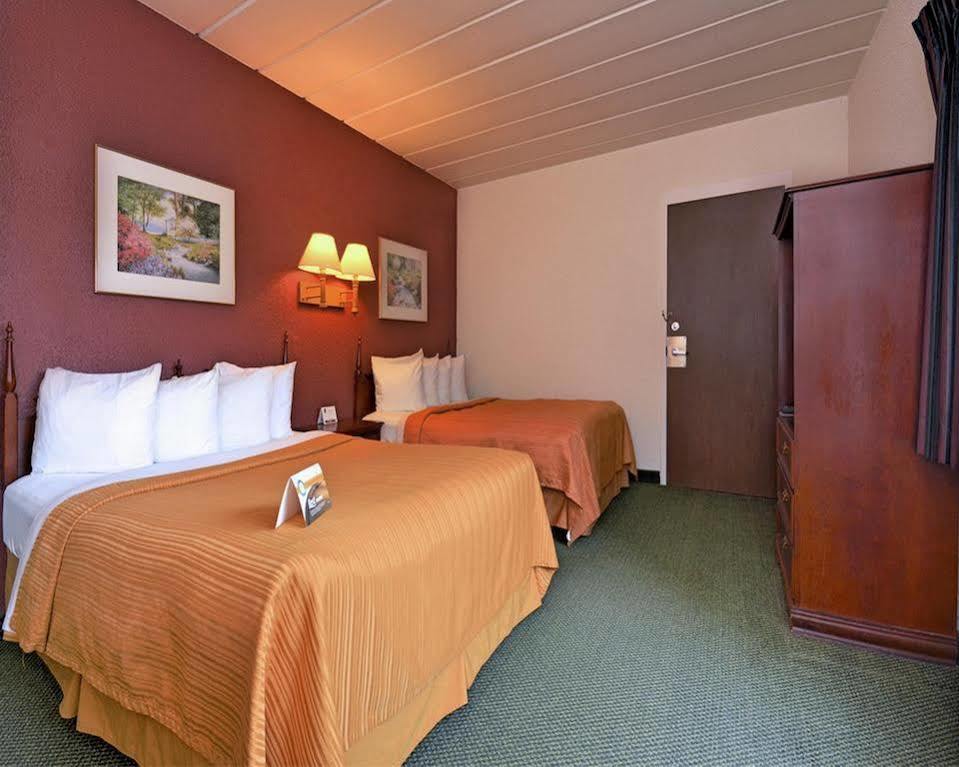Econo Lodge Wisconsin Rapids Zewnętrze zdjęcie