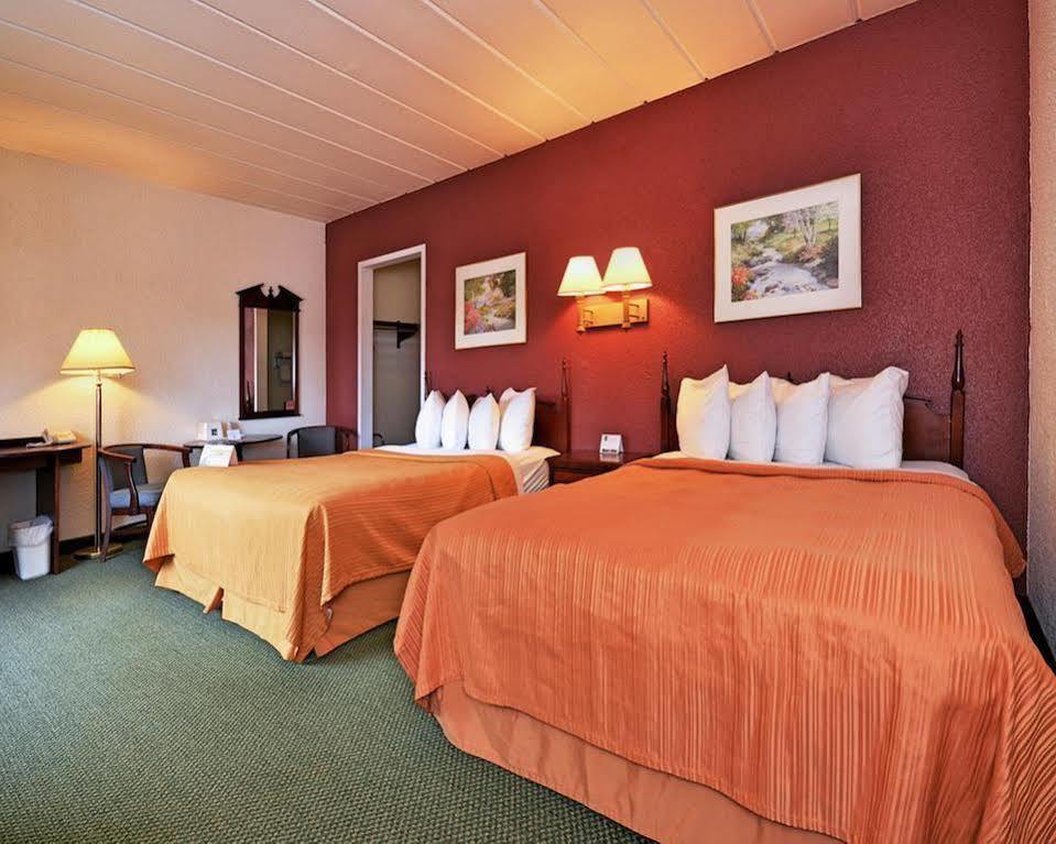 Econo Lodge Wisconsin Rapids Zewnętrze zdjęcie