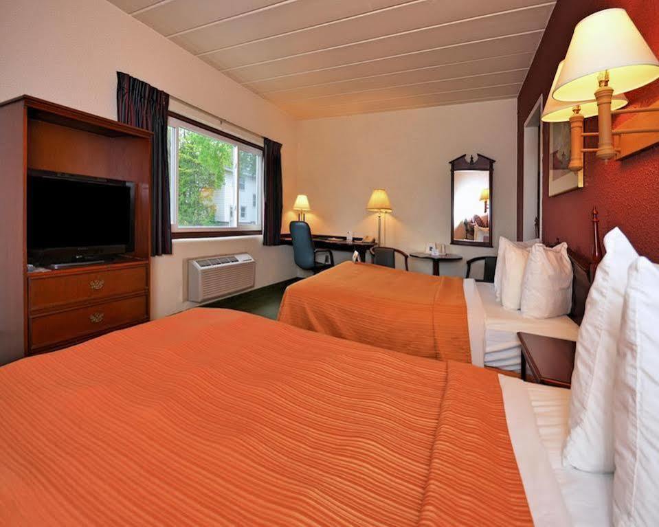 Econo Lodge Wisconsin Rapids Zewnętrze zdjęcie