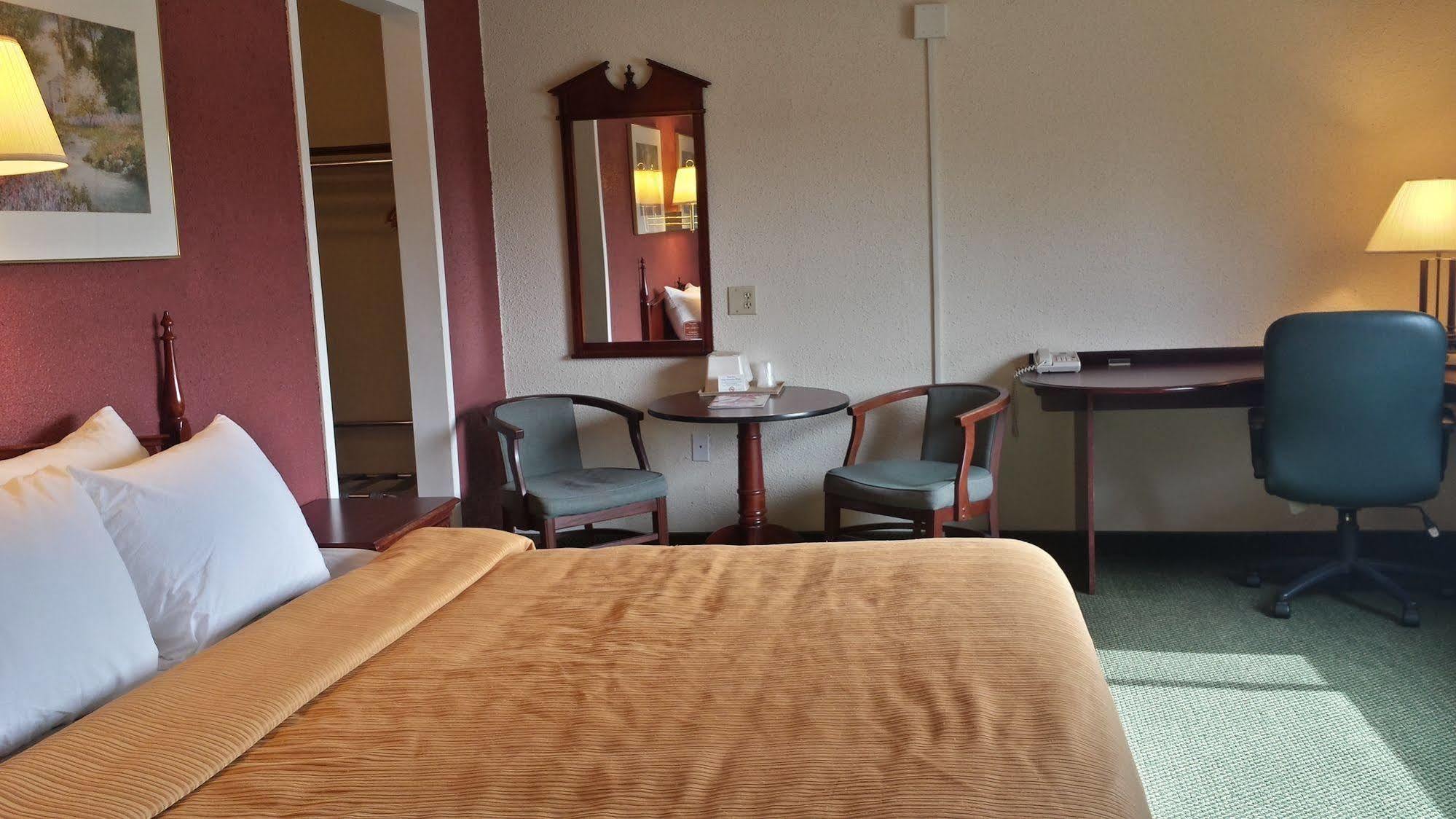 Econo Lodge Wisconsin Rapids Zewnętrze zdjęcie