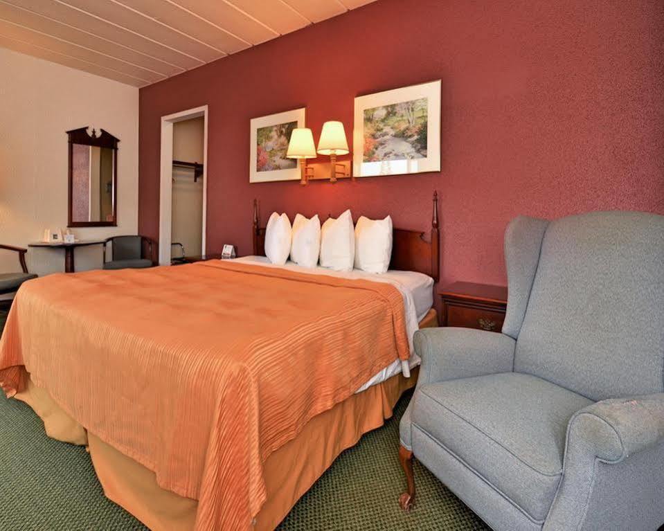 Econo Lodge Wisconsin Rapids Zewnętrze zdjęcie