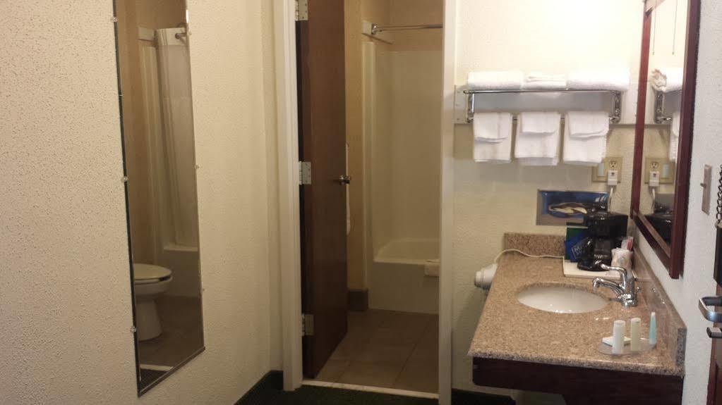 Econo Lodge Wisconsin Rapids Zewnętrze zdjęcie